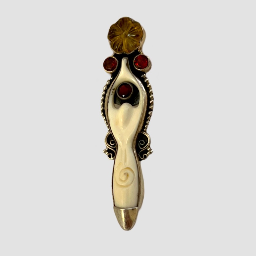 ‼️💥PRICE DROP ☄️Sterling 925 Goddess Pendant Rare Bone Garnets Citron crystals - Picture 3 of 10